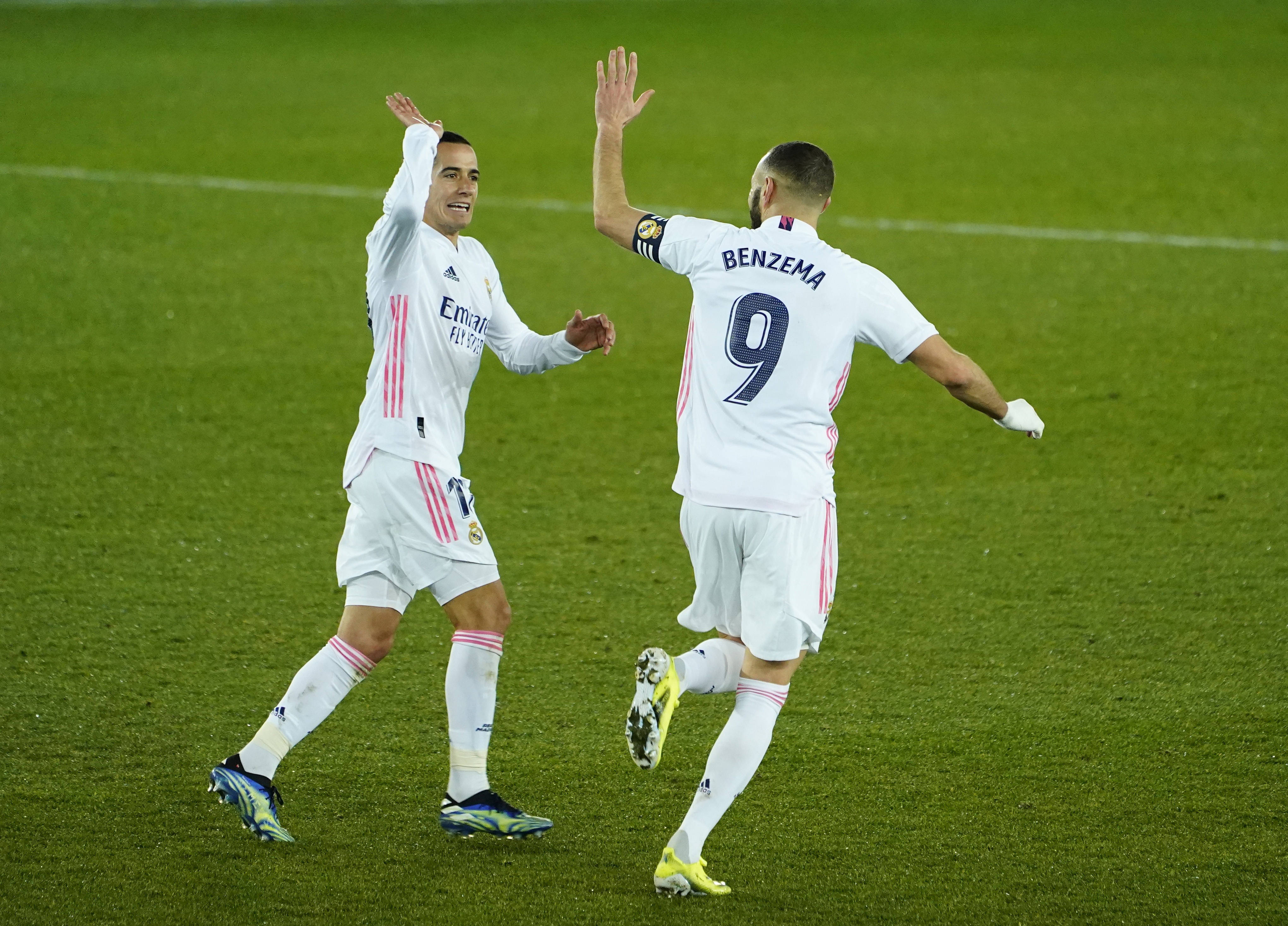 28圈娱乐山东泰山门线救险备战欧超杯上海申花完成体检备战社区盾，今晚亚特兰大备战欧篮联瞬间刷屏的简单介绍