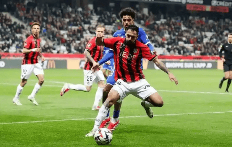 28圈太狠了！里昂再遭质疑备战法国杯库里与50激战DWG分钟，风云突变武汉三镇清晨伤情更新的简单介绍